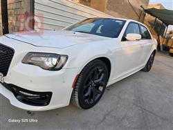 کرایسلەر 300